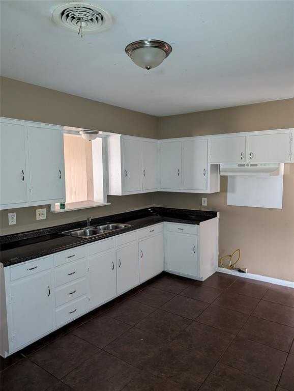 5453 Wayside Ave - Photo 7 of 22