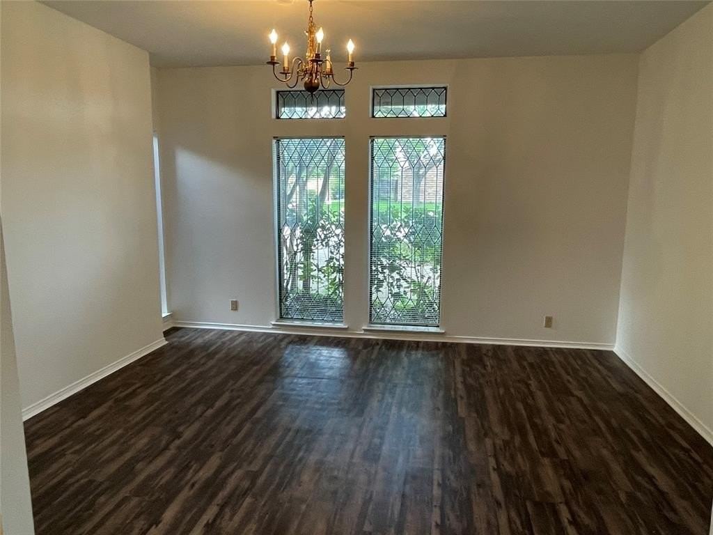 16411 Lauder Ln - Photo 5 of 33