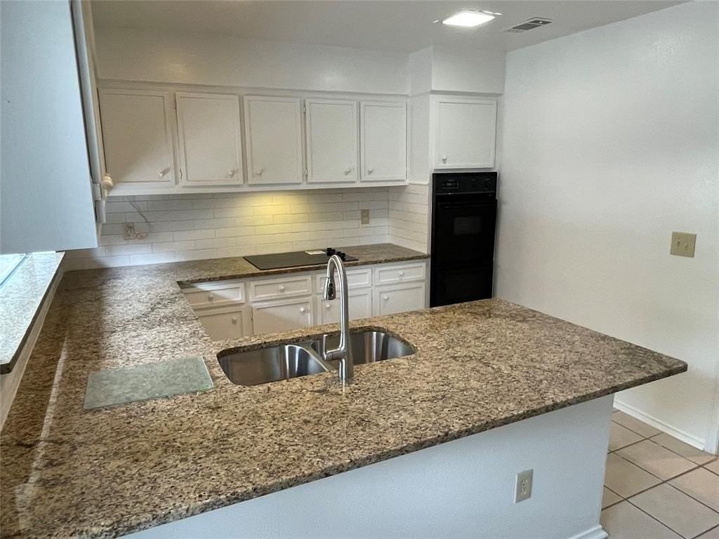 16411 Lauder Ln - Photo 7 of 33