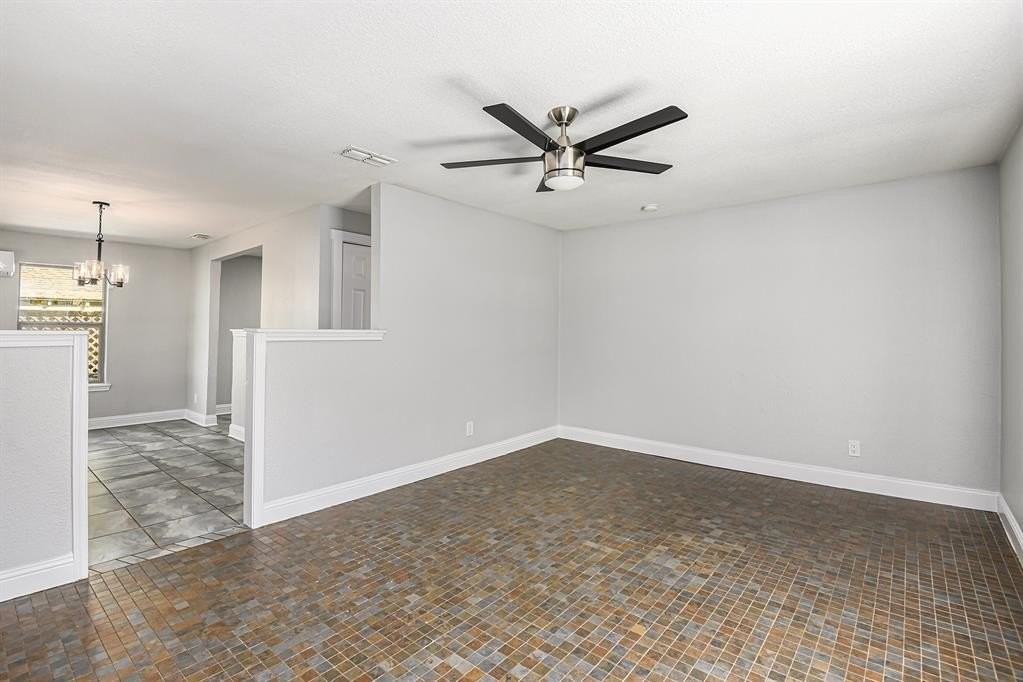 3506 N Houston St - Photo 3 of 14