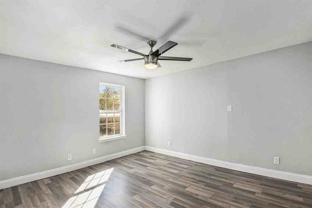 3506 N Houston St - Photo 7 of 14