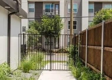 4001 Roseland Ave - Photo 4 of 12