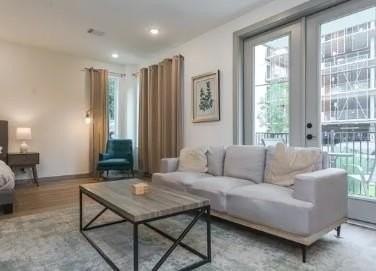 4001 Roseland Ave - Photo 6 of 12