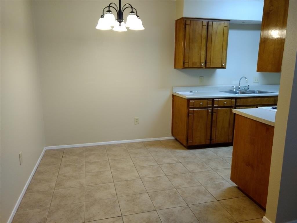 716 Windcrest Dr - Photo 4 of 6