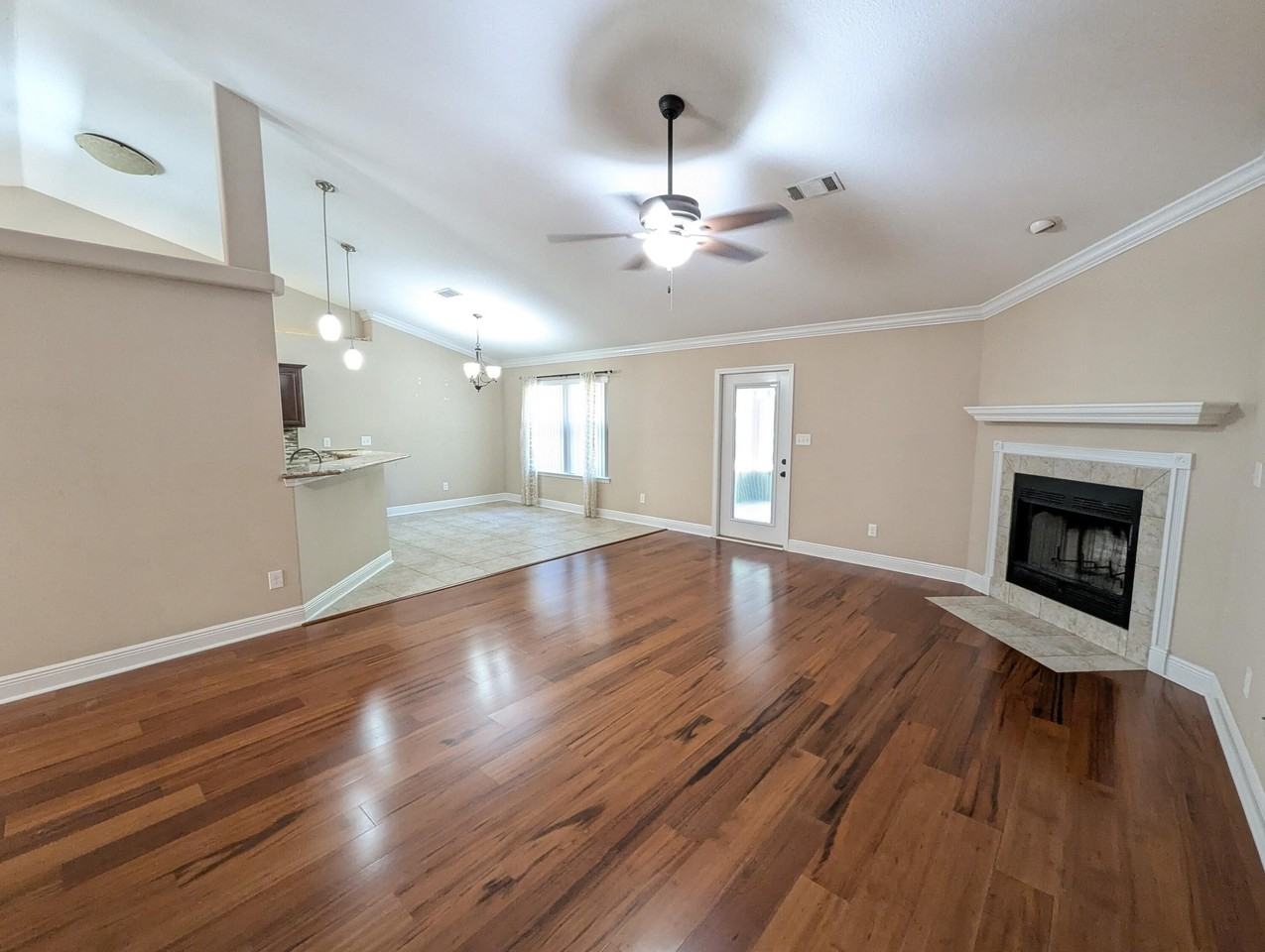 6686 Bryant St - Photo 7 of 32