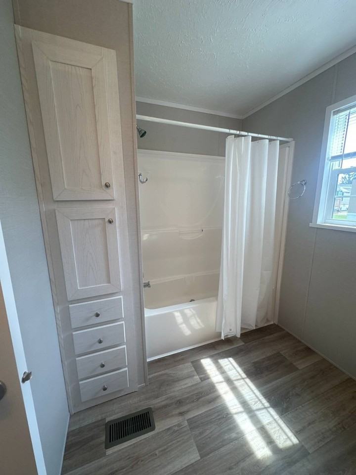 921 Peacock Ln - Photo 6 of 9