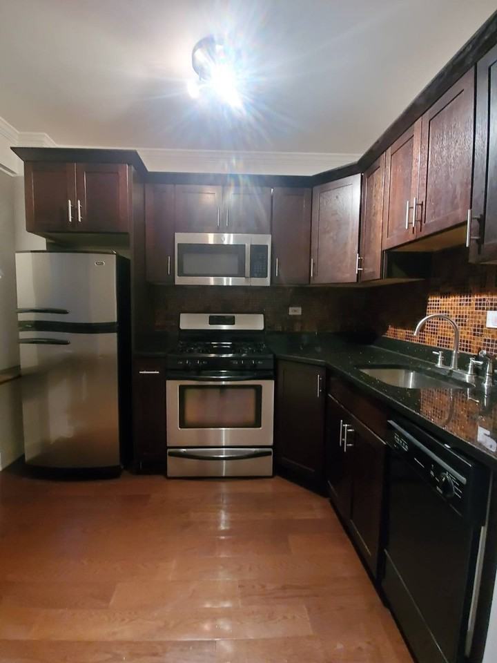 225 E 46th St - Photo 2 of 8