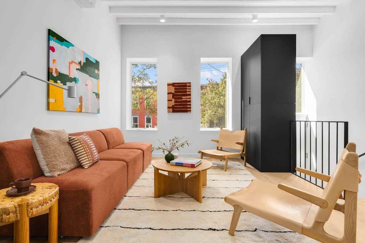 94 Pioneer St #1 - Photo 3 of 25