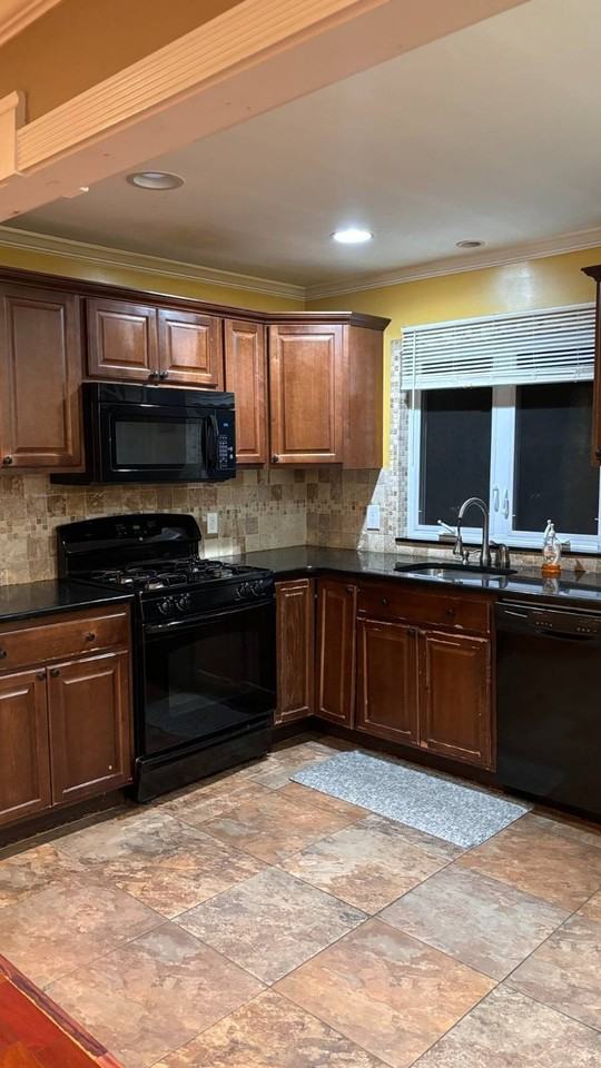 89 Cedar St - Photo 2 of 8