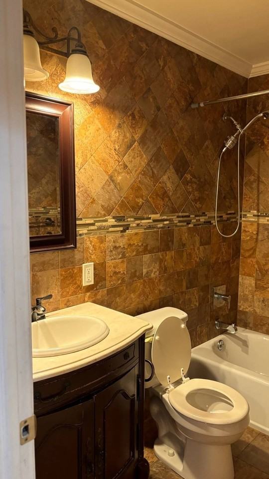 89 Cedar St - Photo 5 of 8