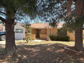 9008 Holiday Dr - Photo 1 of 1