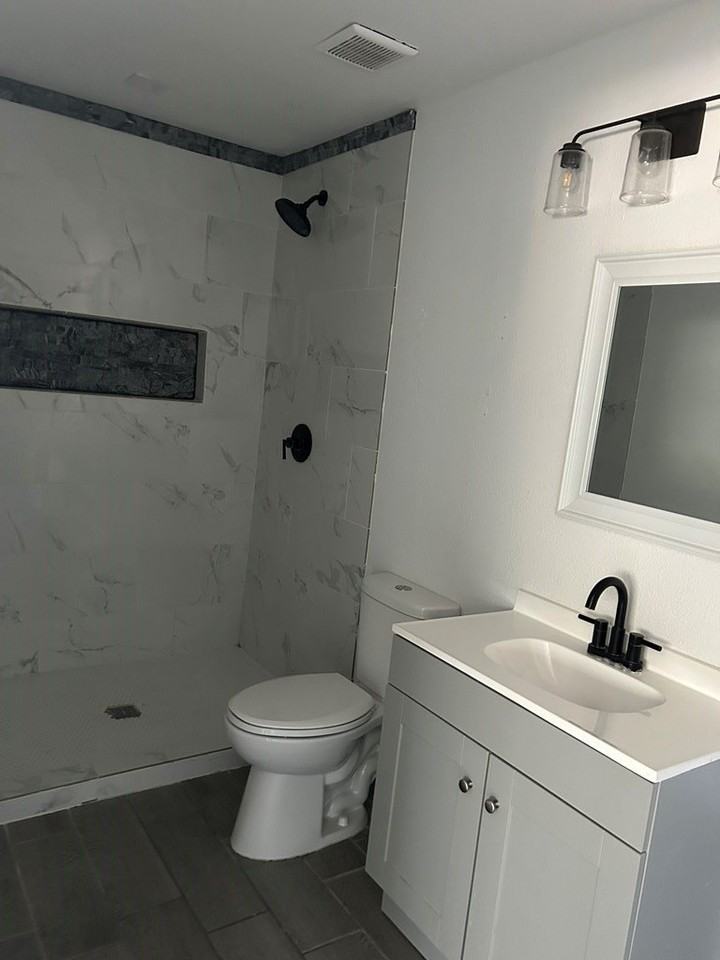 9008 Holiday Dr - Photo 3 of 12