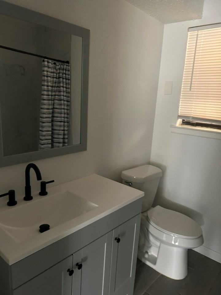 9008 Holiday Dr - Photo 4 of 12