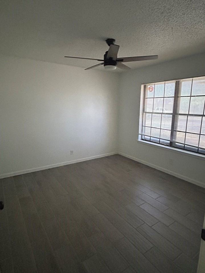 9008 Holiday Dr - Photo 6 of 12