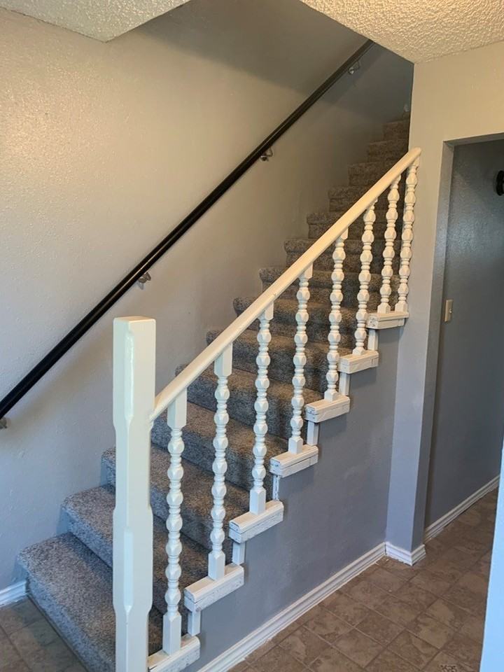 984 E Schirra Dr - Photo 4 of 22