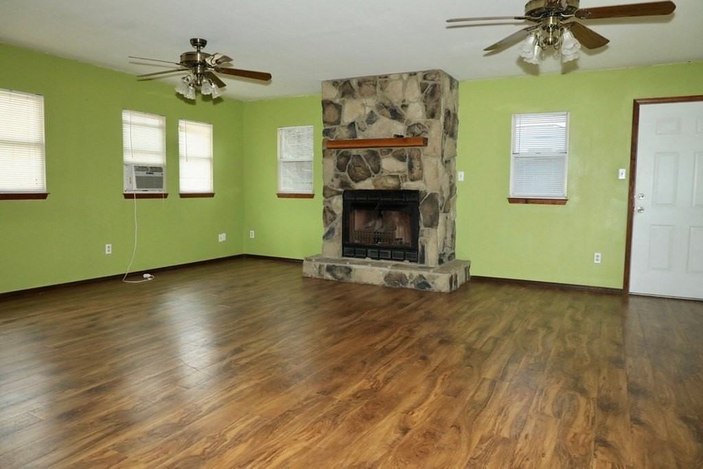 3420 Fairlane Ave - Photo 3 of 18