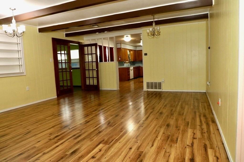 3420 Fairlane Ave - Photo 6 of 18