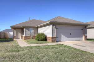 featured image of 2410 Annie Baxter Ave