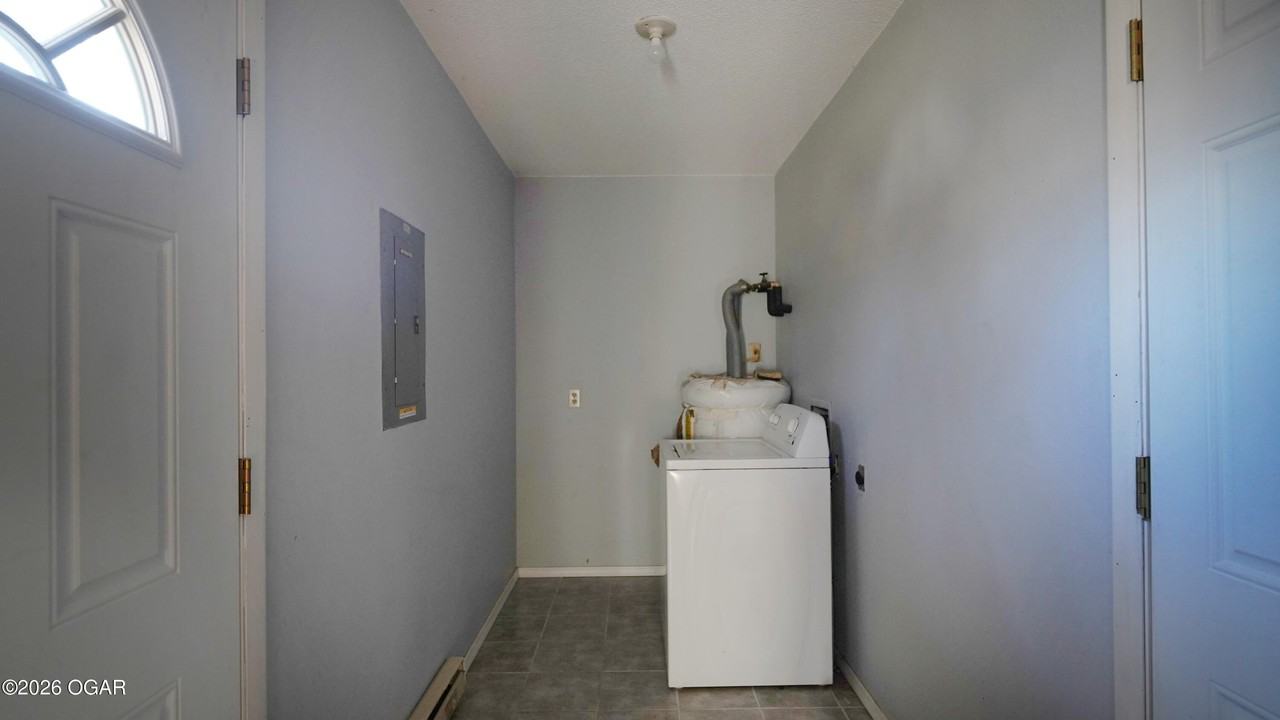 601 Kimberly St - Photo 7 of 13