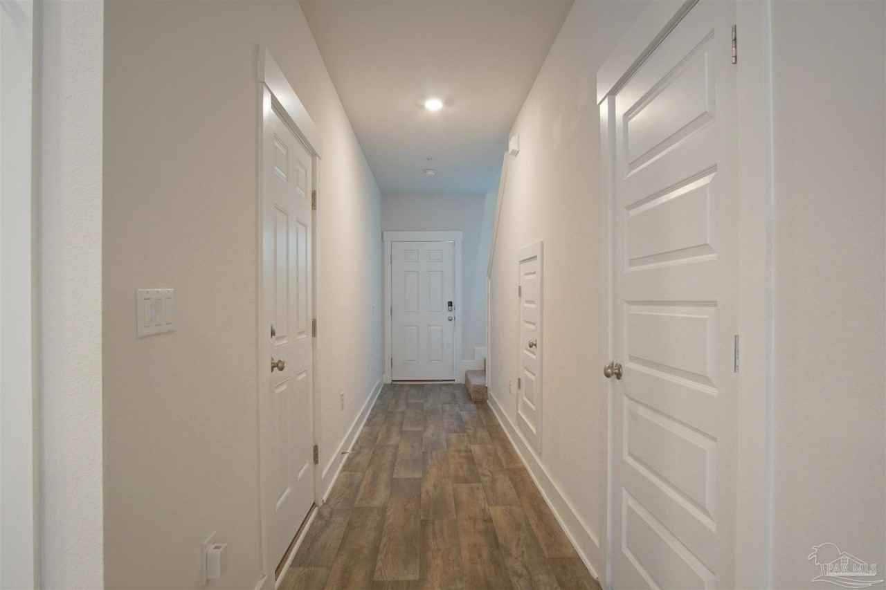 8960 Brigade Trl - Photo 3 of 28