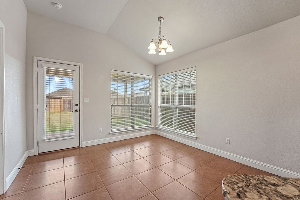 509 Coliseum Ct - Photo 5 of 26