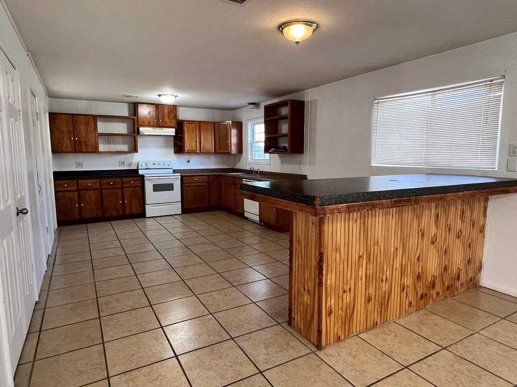 4302 Harvard Ave - Photo 6 of 13