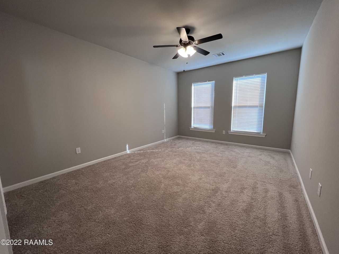 304 Tall Meadows Ln - Photo 6 of 11