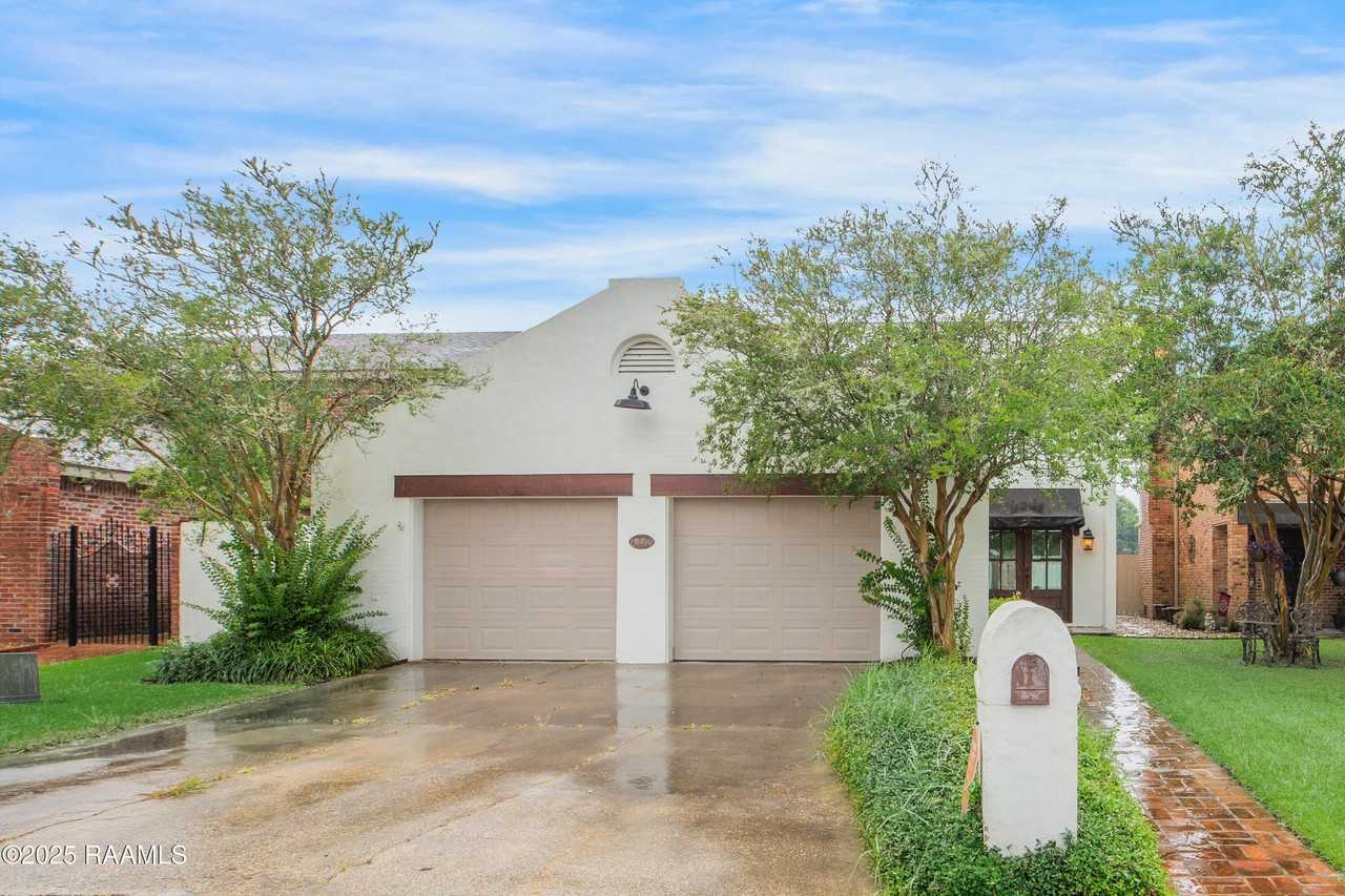 115 Breckenridge Loop - Photo 2 of 23