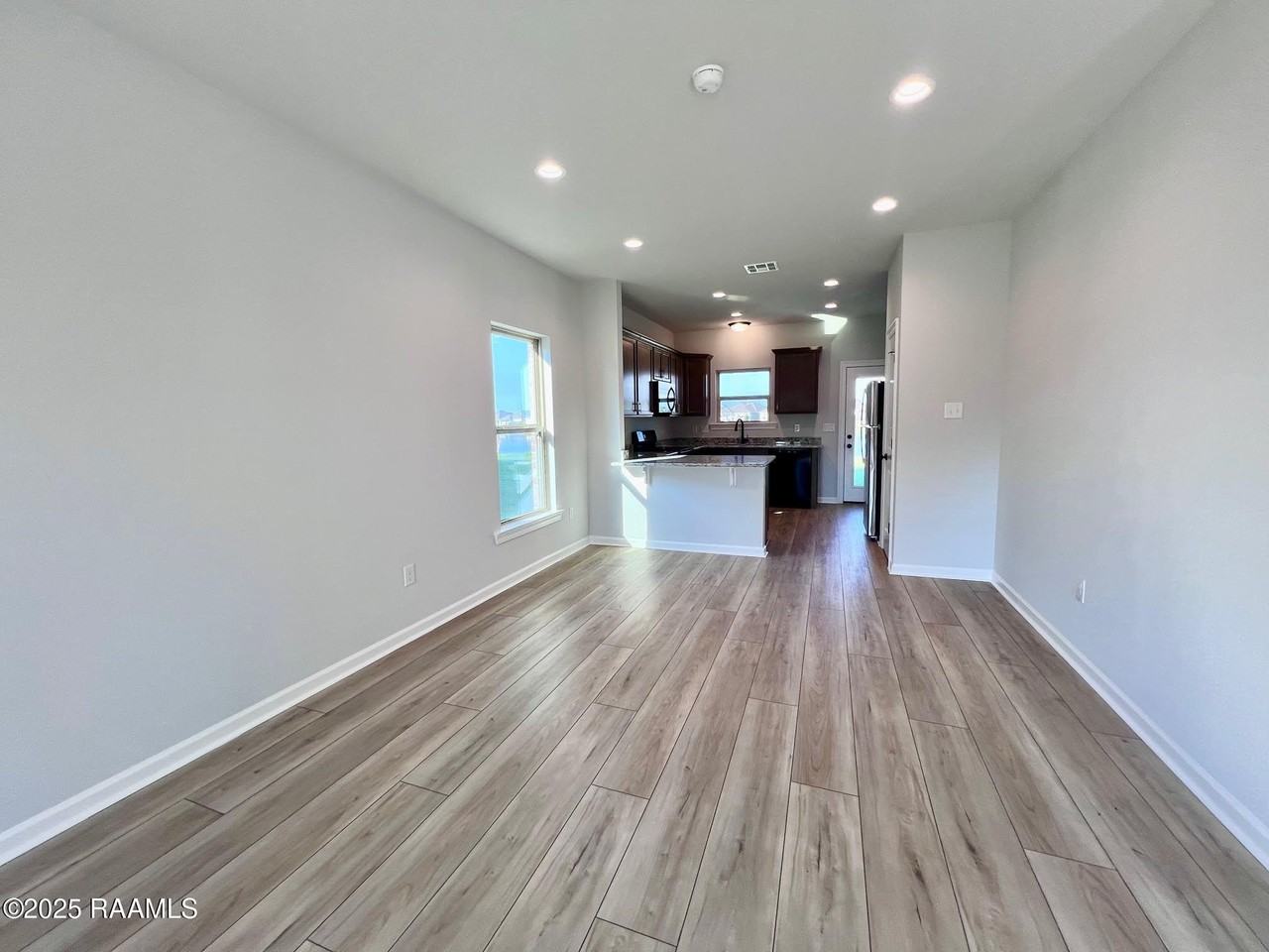 131 Brattle Ct - Photo 3 of 10