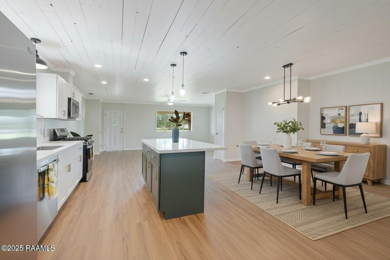 17642 Pelican Rd - Photo 3 of 34