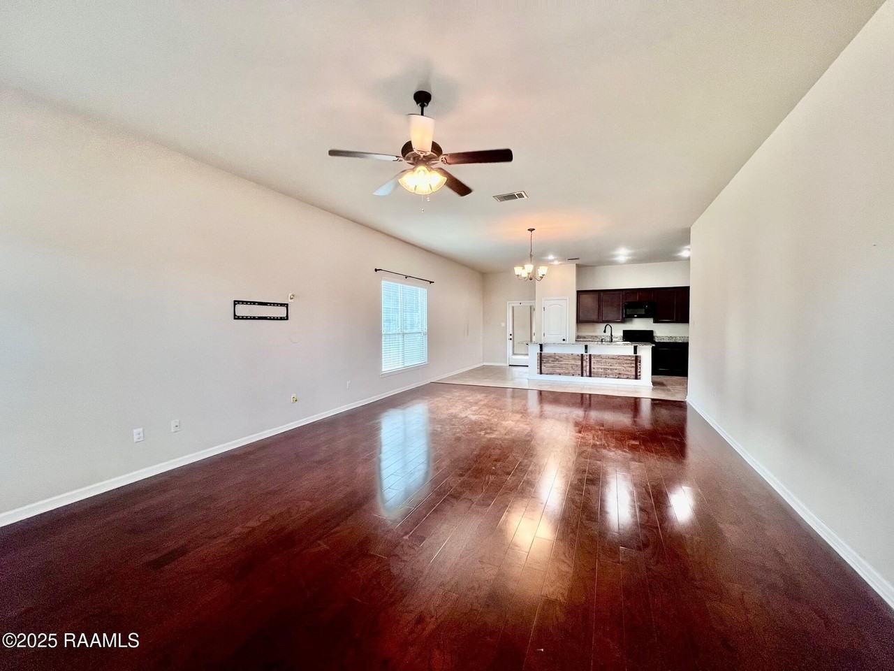 303 Ouachita Dr - Photo 3 of 12