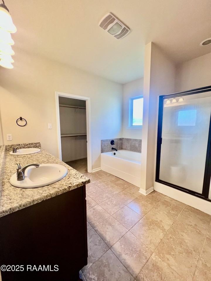 303 Ouachita Dr - Photo 7 of 12