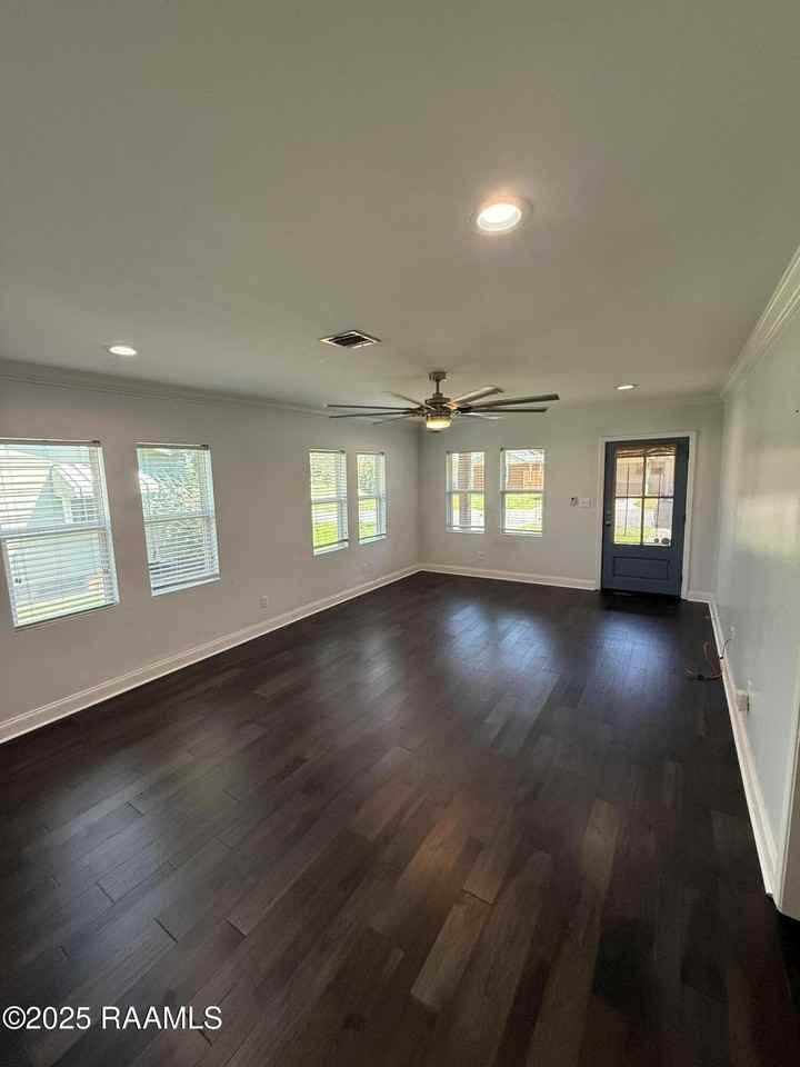 908 Saint Landry St - Photo 4 of 17