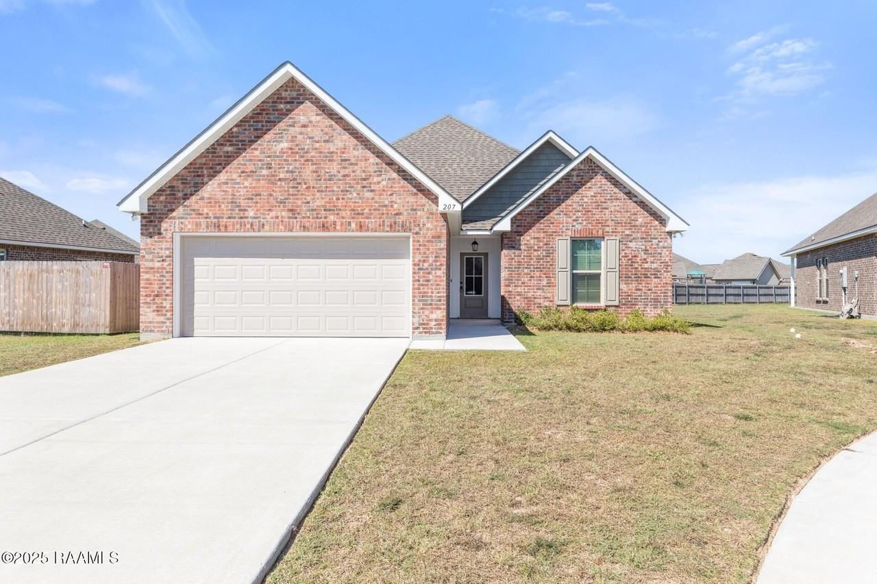 207 Barnsley Dr - Photo 3 of 35