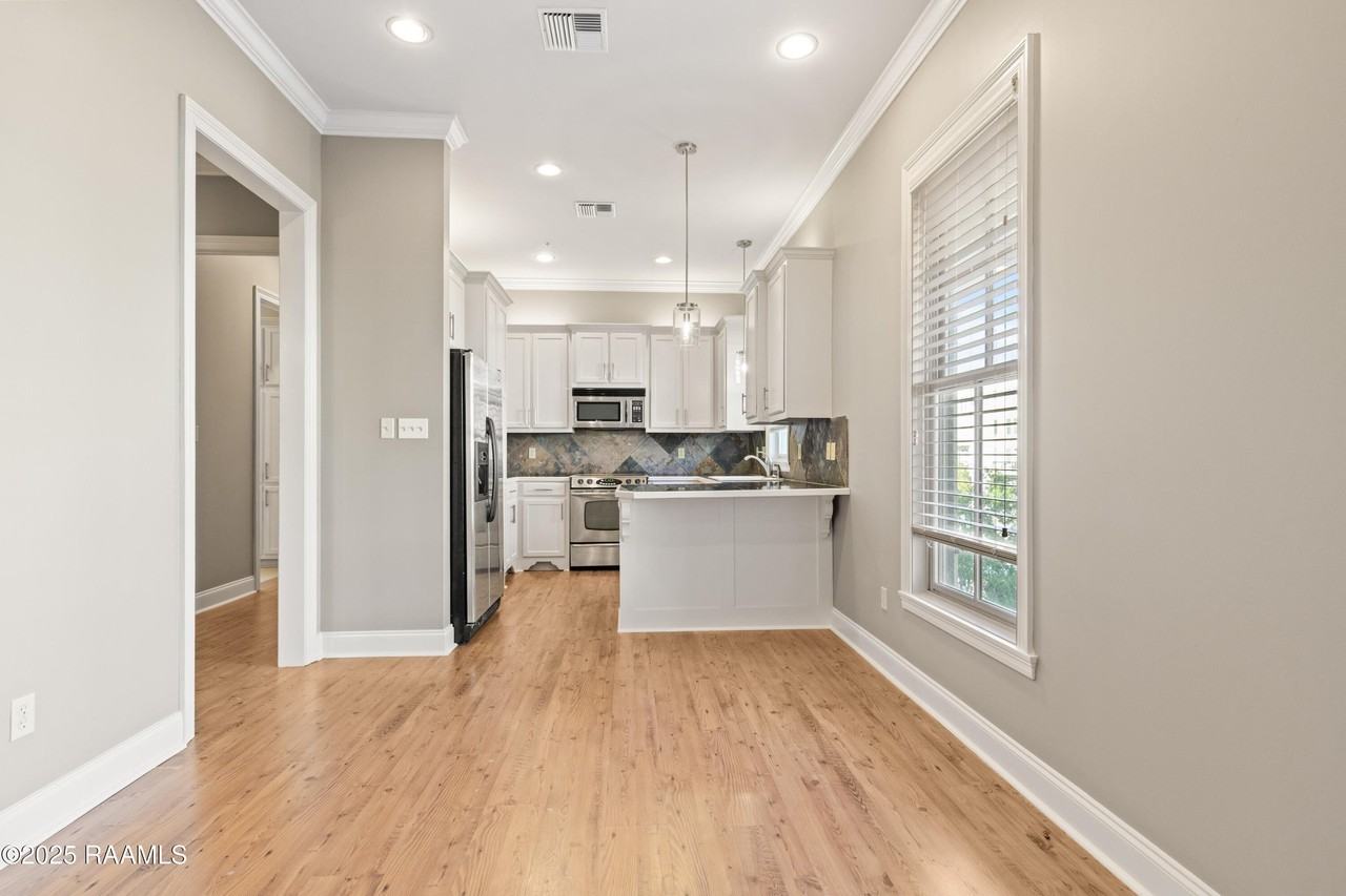 112 Rue Promenade #1 - Photo 5 of 11