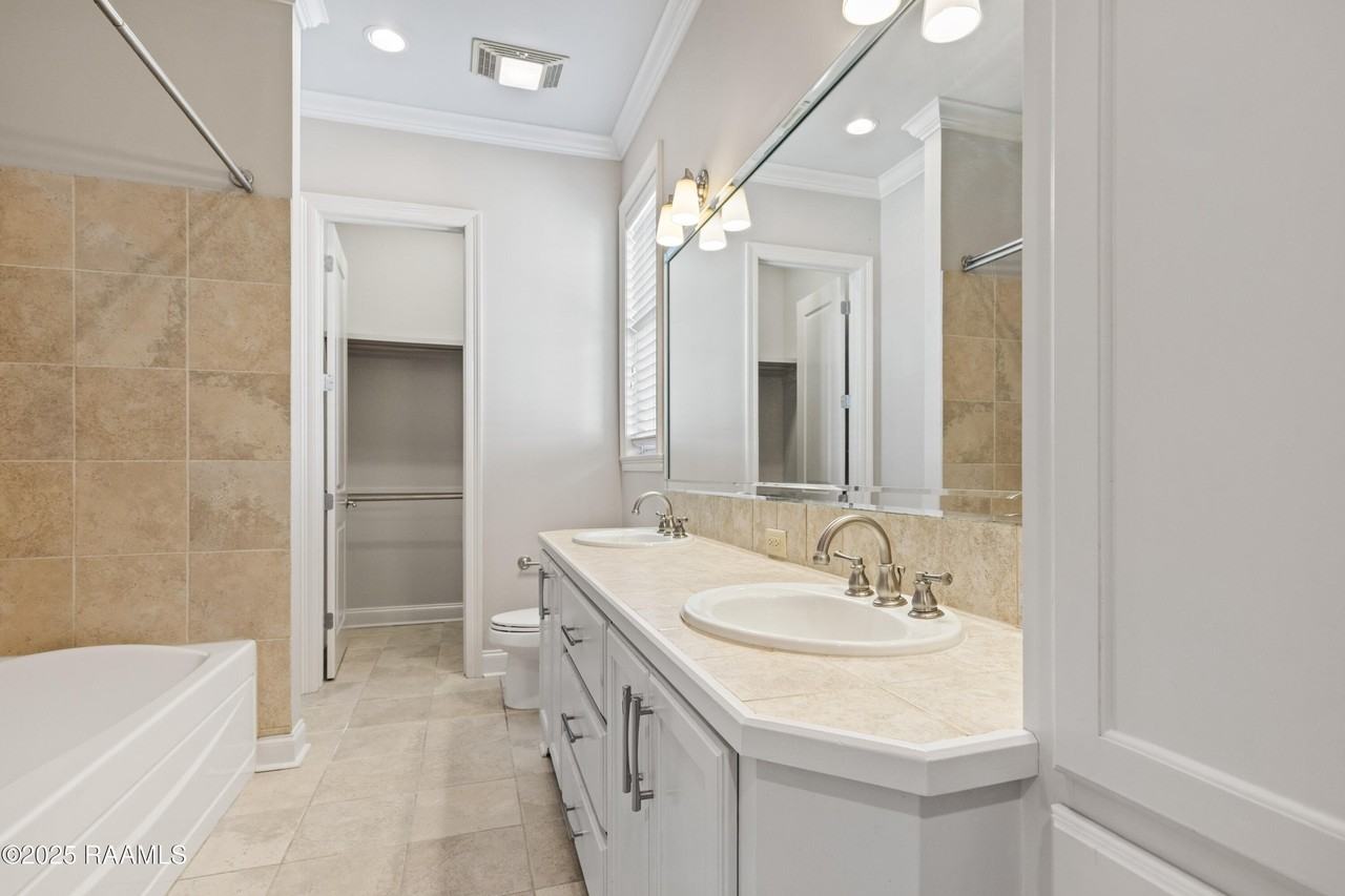 112 Rue Promenade #1 - Photo 7 of 11