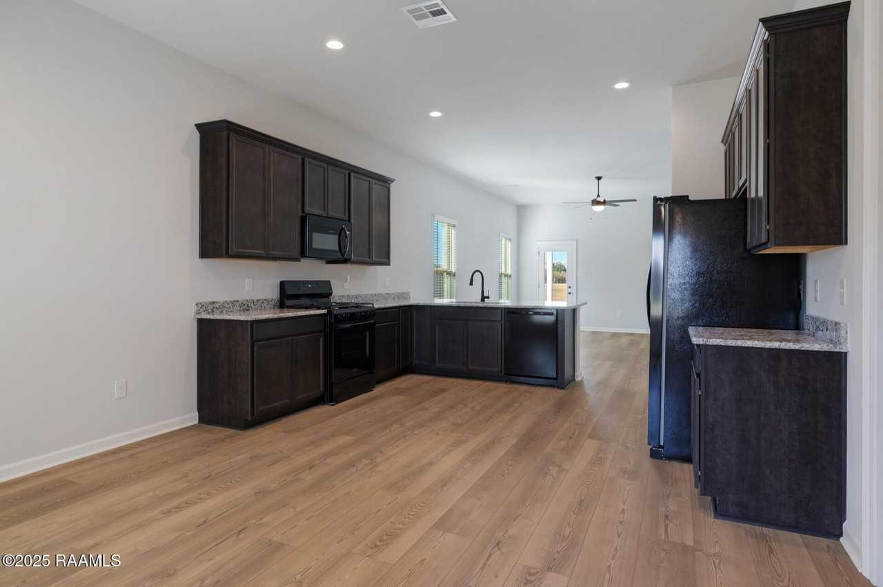 225 Wakely Ct - Photo 2 of 17