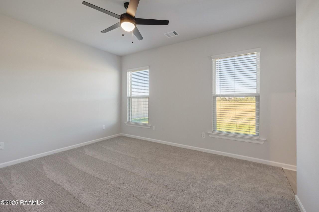 225 Wakely Ct - Photo 6 of 17