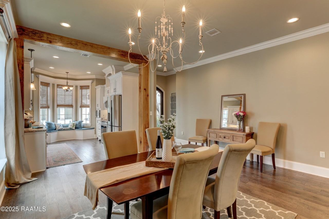 505 N Montauban Dr - Photo 5 of 32