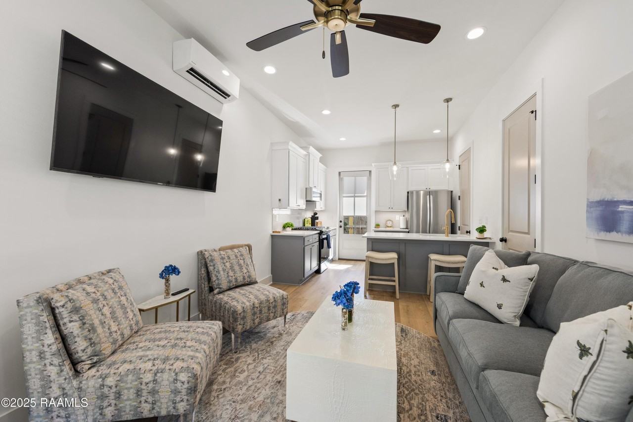 204 Steiner Rd - Photo 2 of 24