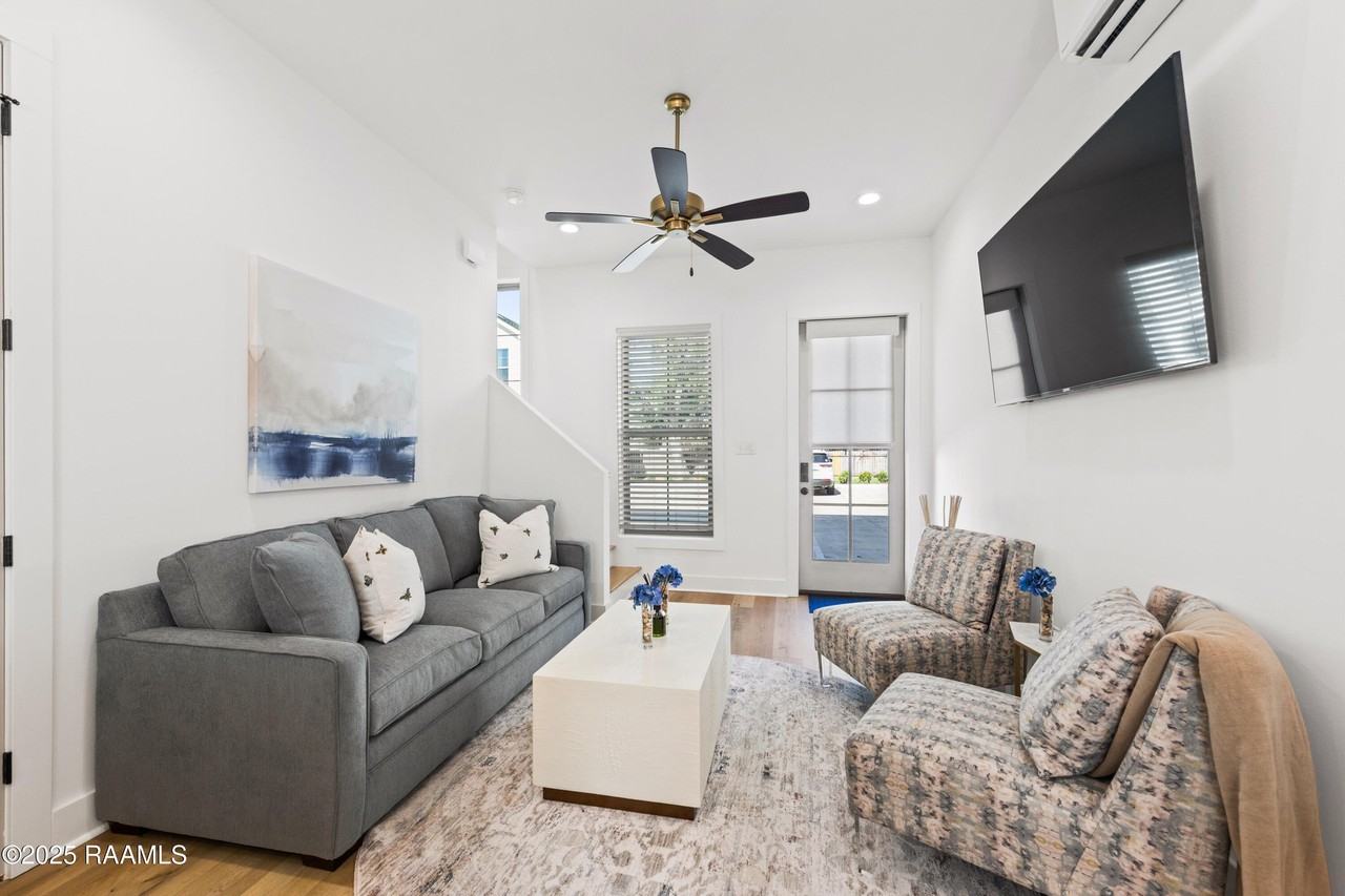 204 Steiner Rd - Photo 5 of 24