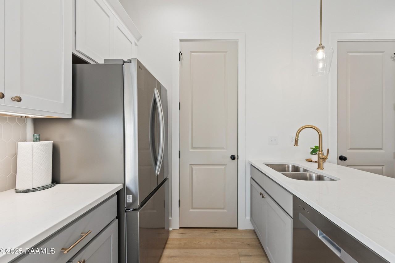 204 Steiner Rd - Photo 6 of 24