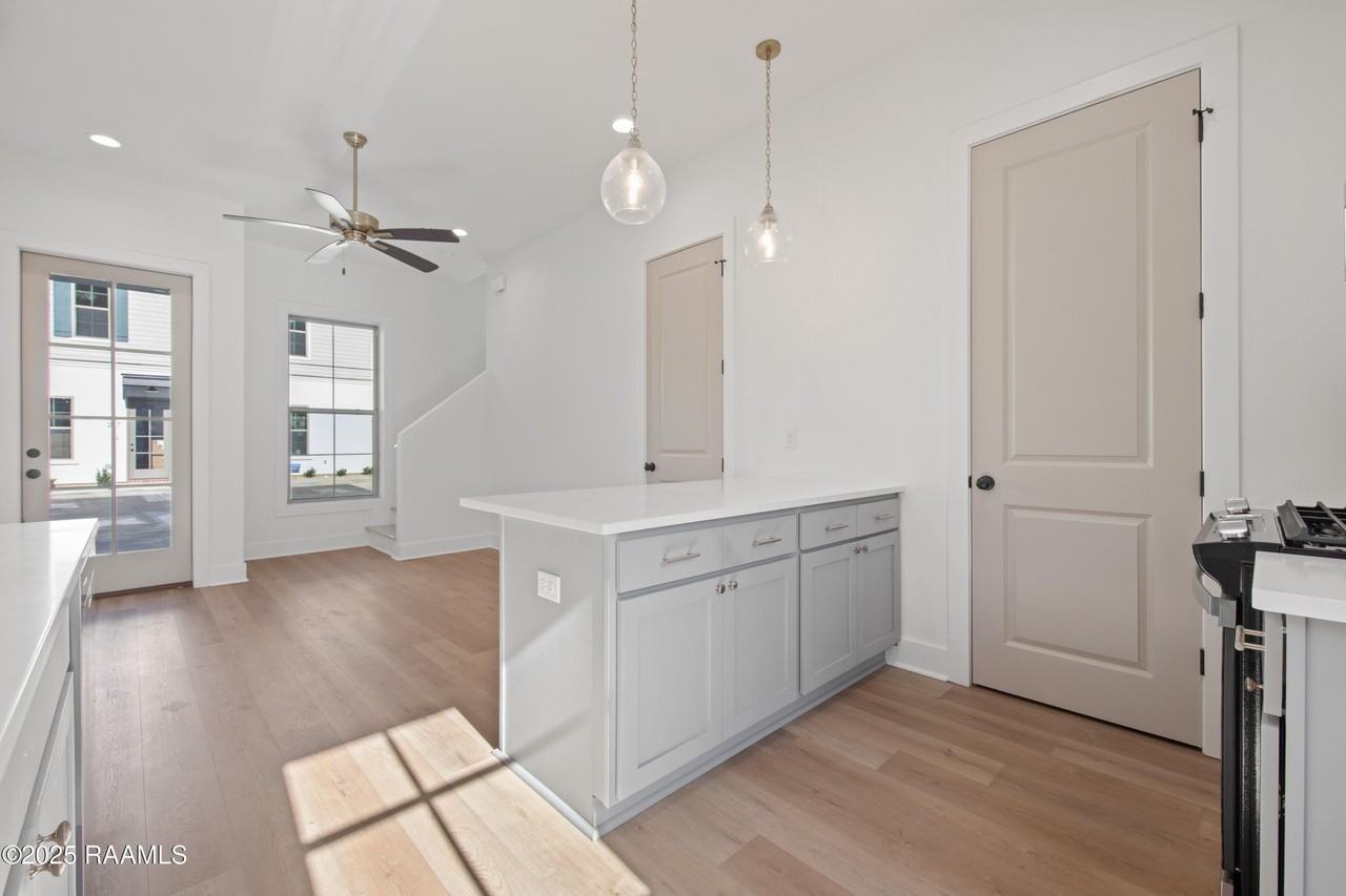 210 Steiner Rd - Photo 3 of 25