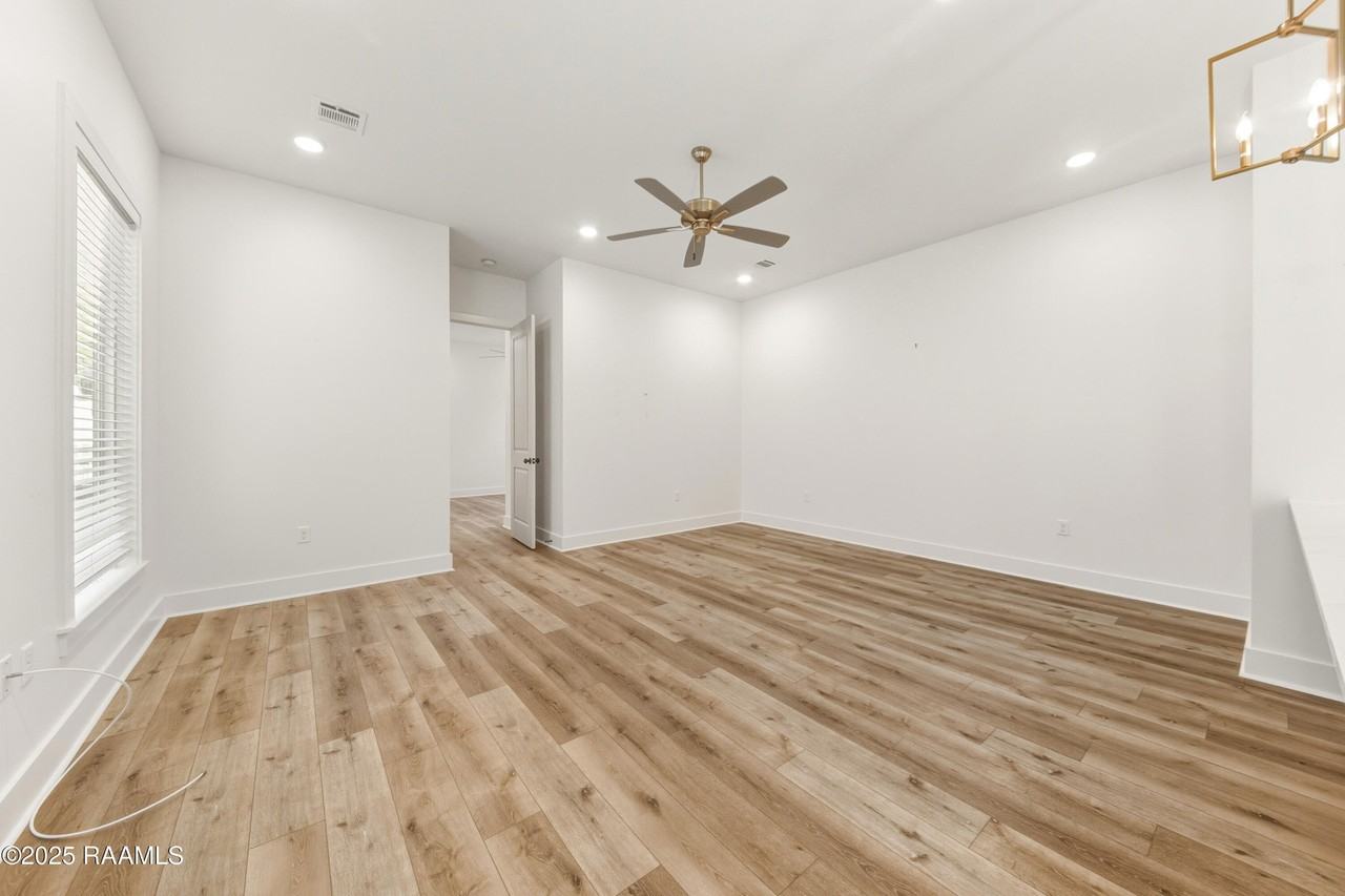 119 Mayberry Grove St - Photo 5 of 37