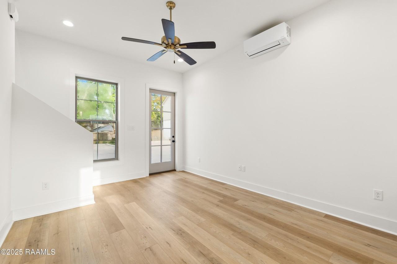 202 Steiner Rd - Photo 2 of 31