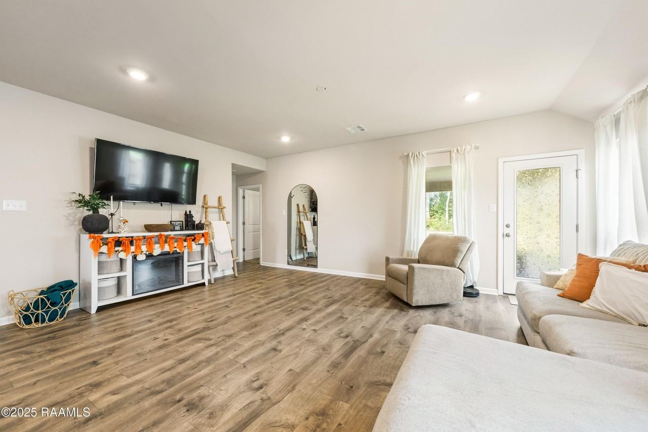 205 Cane Run Ct - Photo 7 of 34