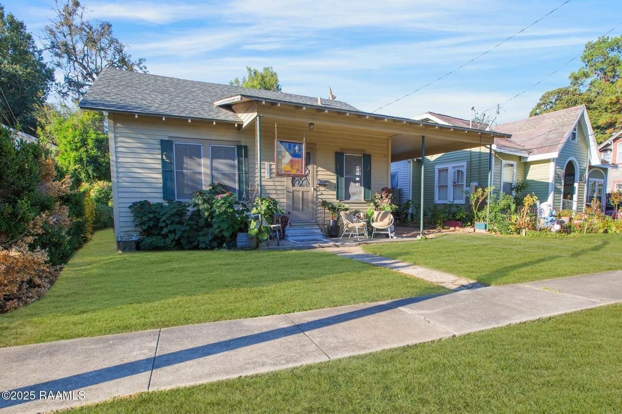 310 Cleveland St - Photo 2 of 15