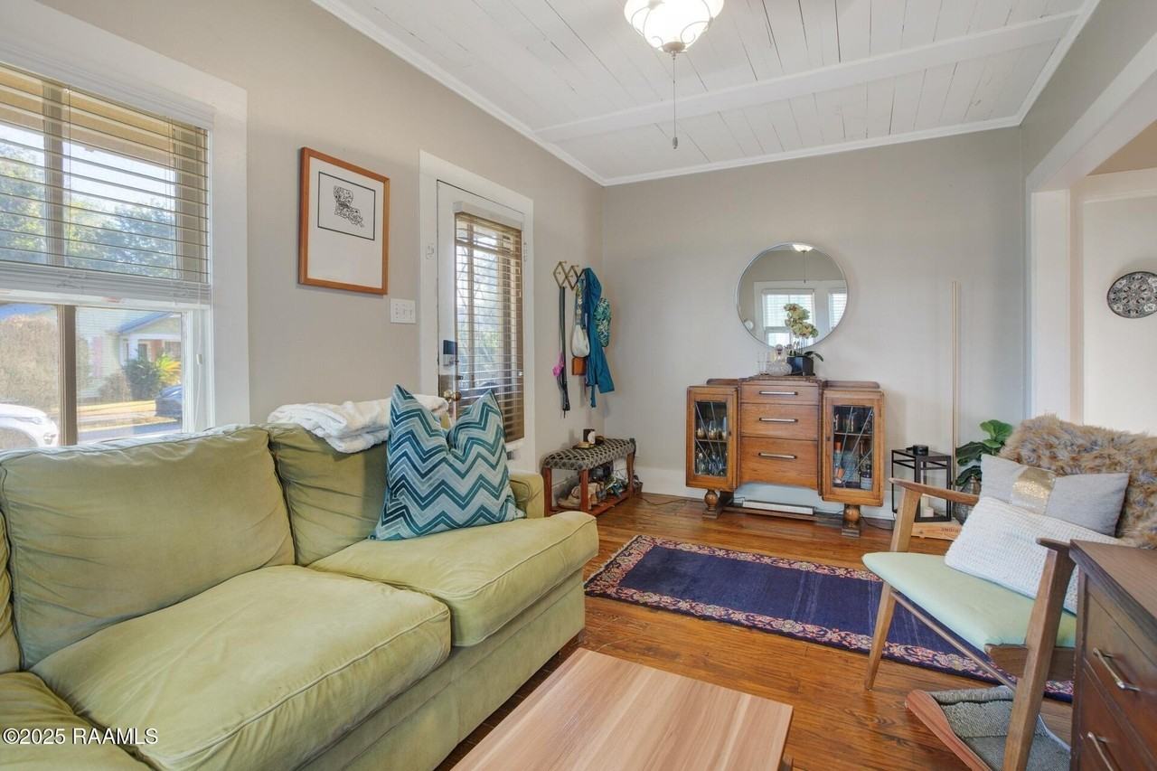 310 Cleveland St - Photo 5 of 15