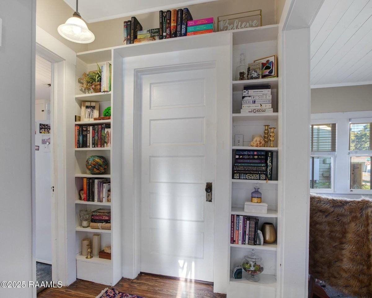 310 Cleveland St - Photo 7 of 15