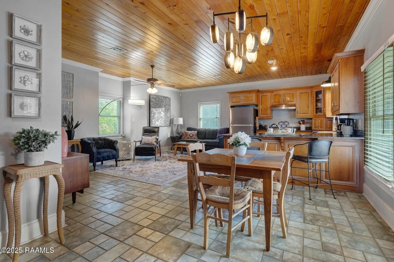 129 Veranda Pl #B - Photo 2 of 5